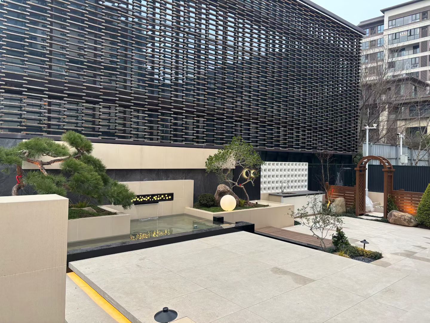 重庆渝北中央润园花园设计施工实景案例