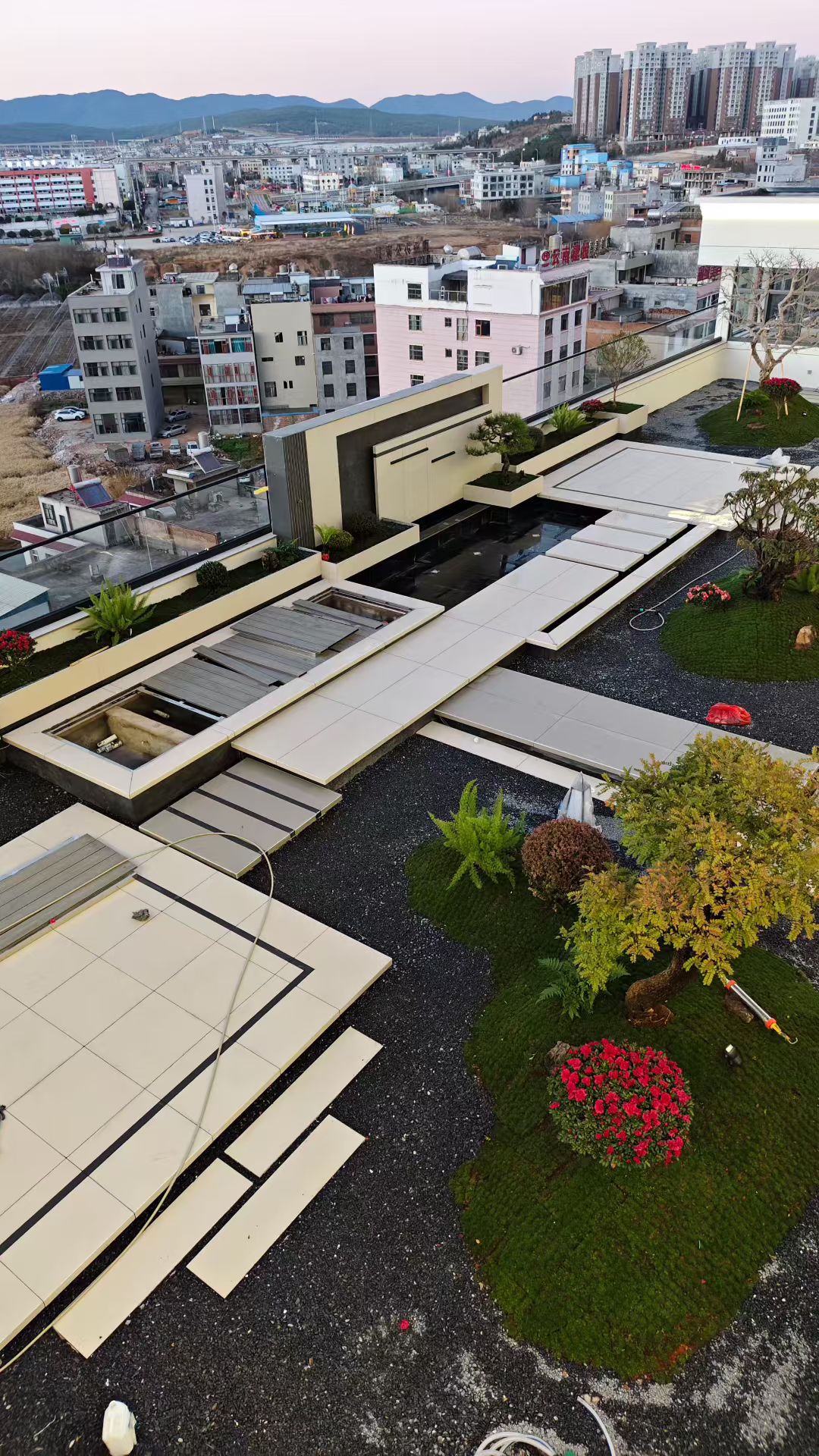 重庆沙坪坝120m²楼顶花园设计施工实景案例