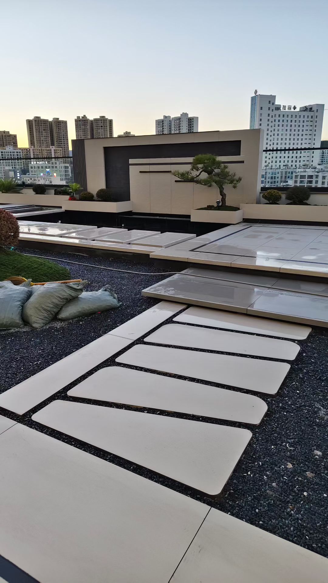 重庆沙坪坝120m²楼顶花园设计施工实景案例